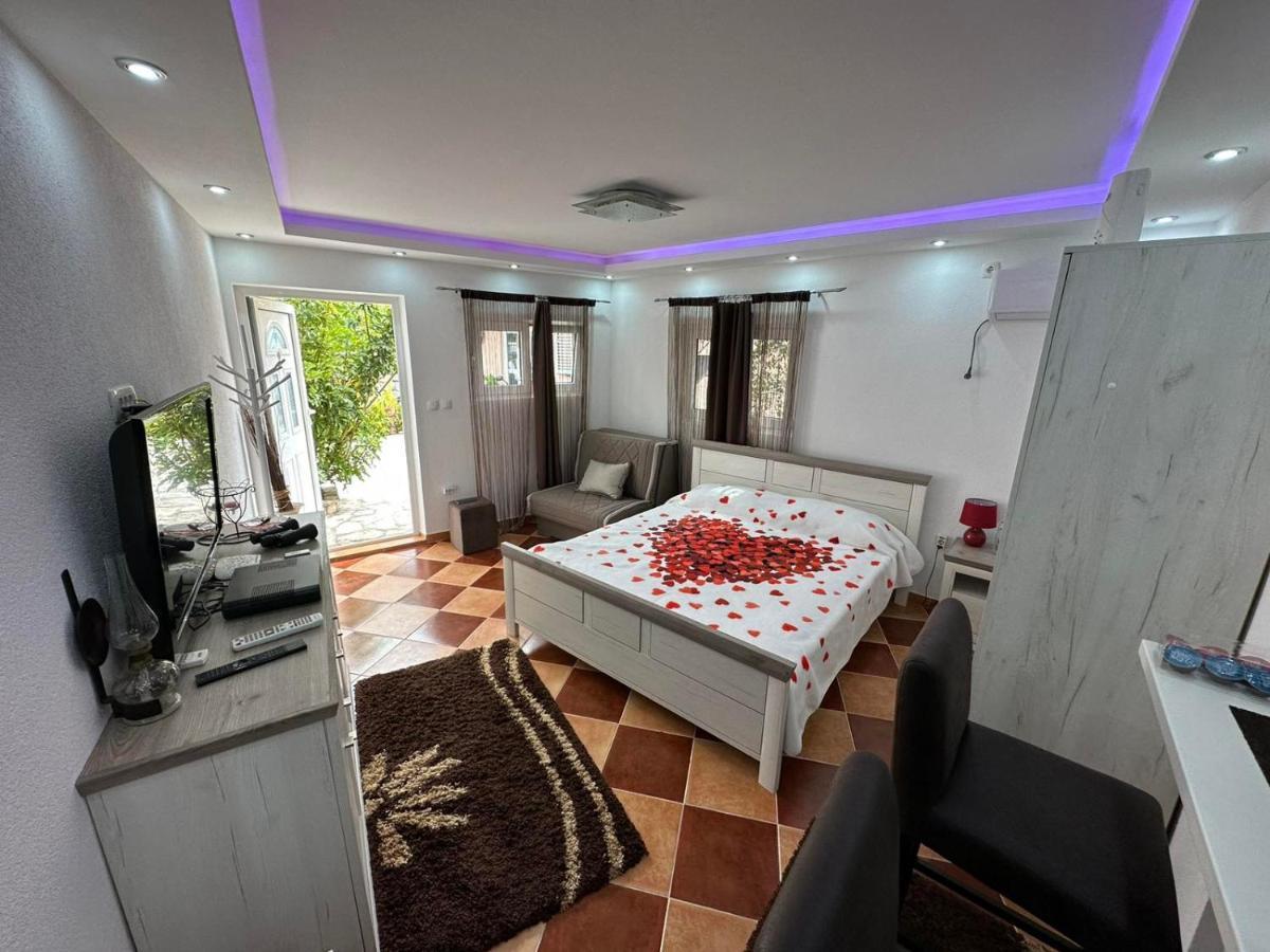 Sunshine Apartment With Private Pool And Parking Kotor Zewnętrze zdjęcie