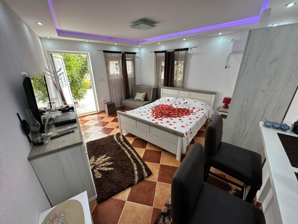 Sunshine Apartment With Private Pool And Parking Kotor Zewnętrze zdjęcie